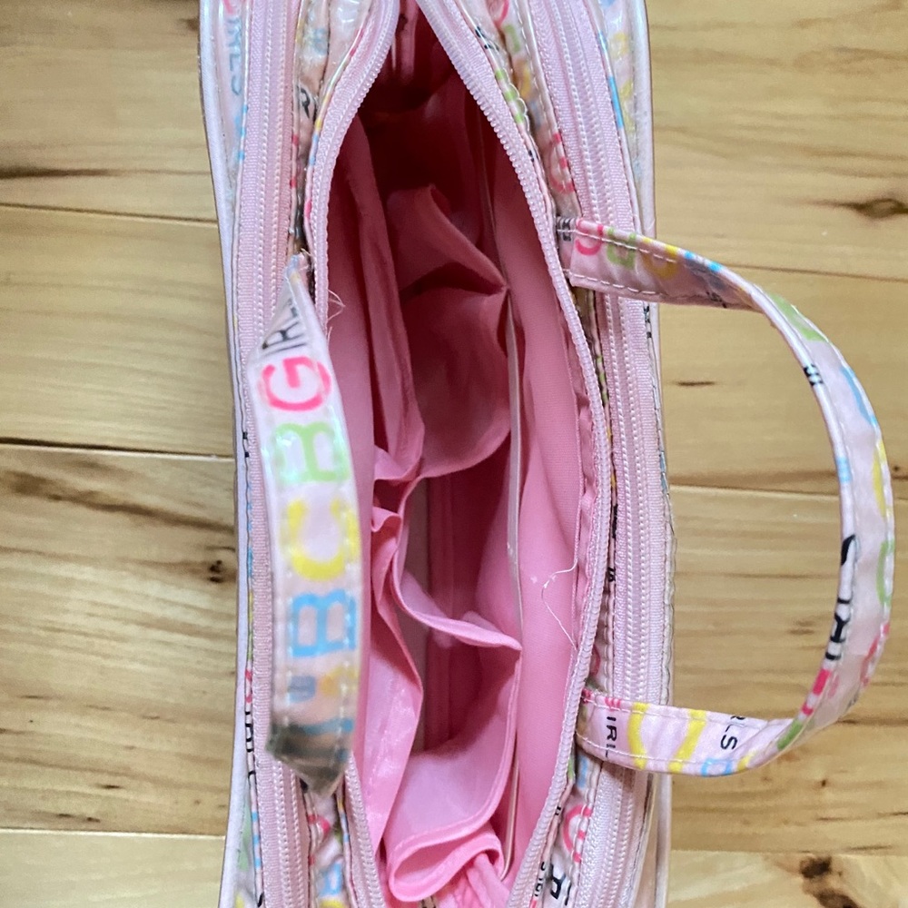 BCBGIRLS TRAVEL BAG - Picture 7 of 7